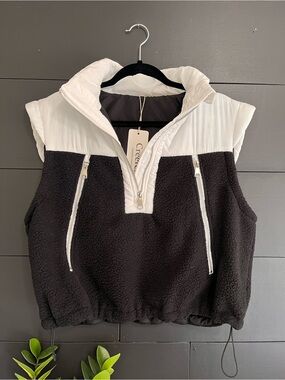 CREERER Fleece Sleeveless Outerwear Quarter Zip Vest Women’s Sz M NWT